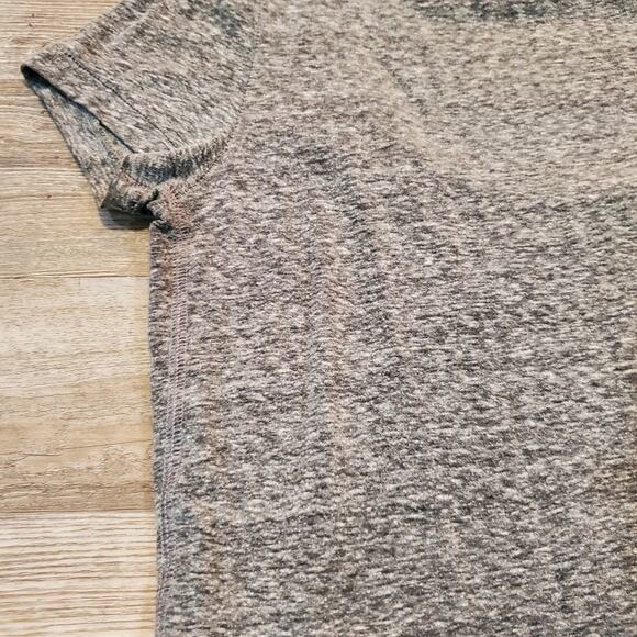 American eagle outfitters medium women's gray tee - Picture 3 of 8
